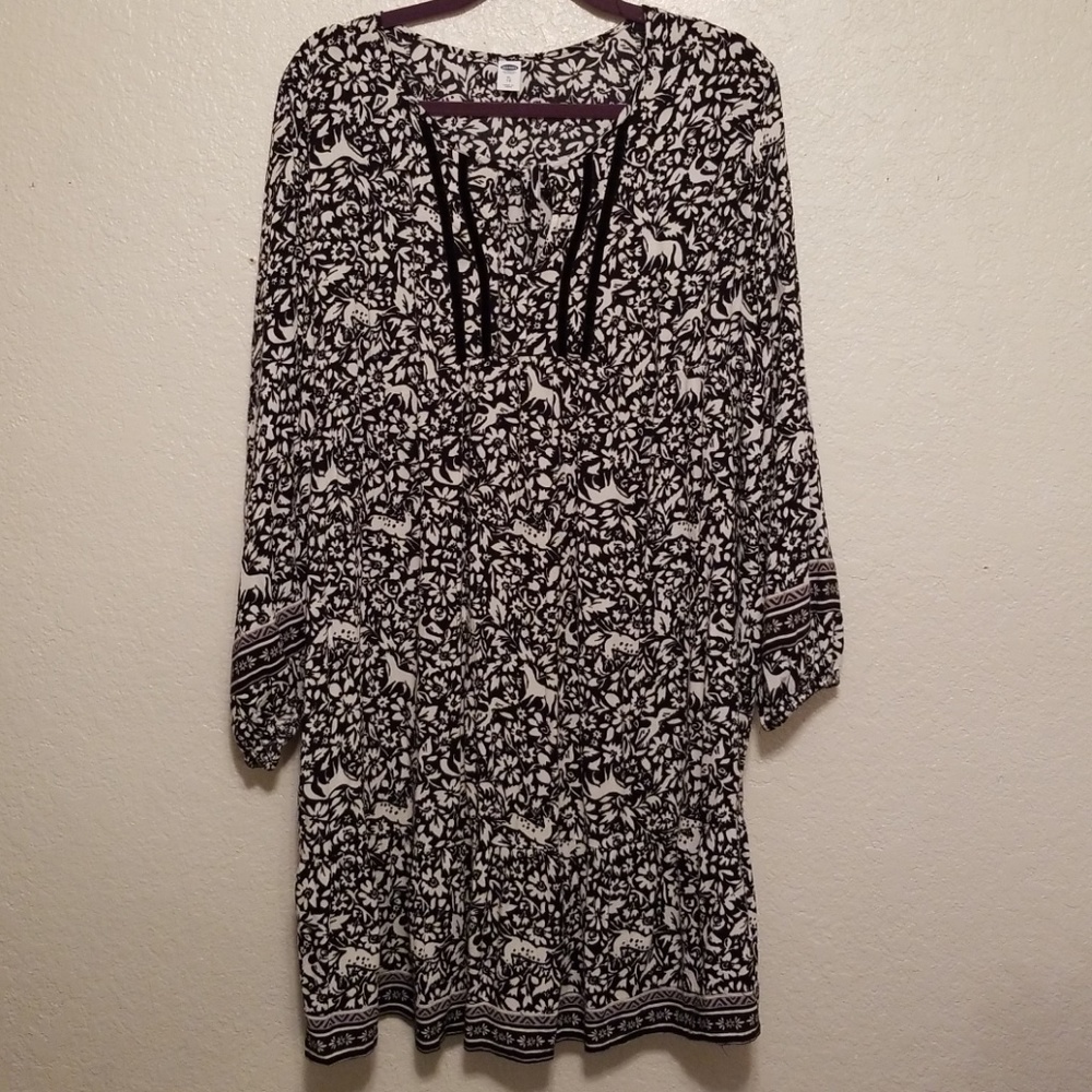 Old Navy Black White Knee length Dress XL
